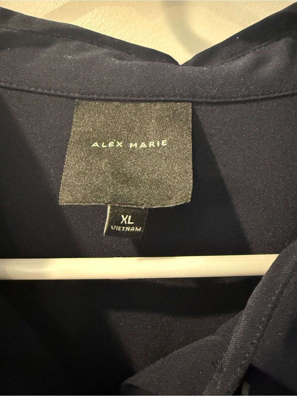 Alex Marie navy button down Women’s blose. Size XL - Picture 2 of 4